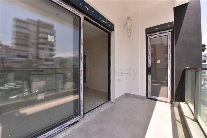 1+1 apartment in a new complex in Tosmur district