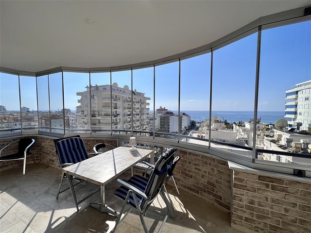 2+1 apartments on a high floor in Mahmutlar