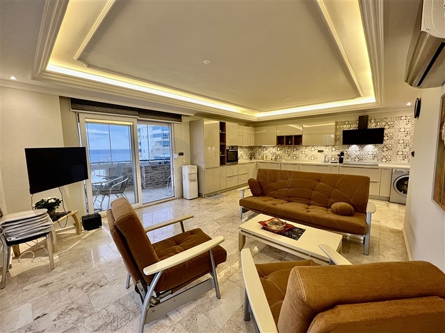 2+1 apartments on a high floor in Mahmutlar