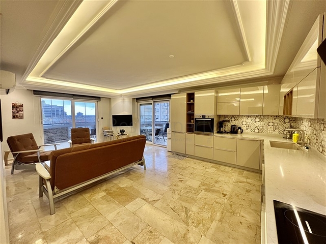 2+1 apartments on a high floor in Mahmutlar