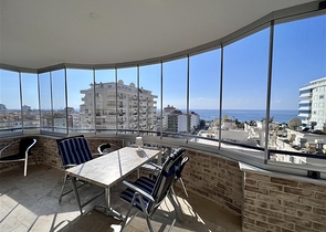 2+1 apartments on a high floor in Mahmutlar