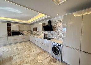 2+1 apartments on a high floor in Mahmutlar