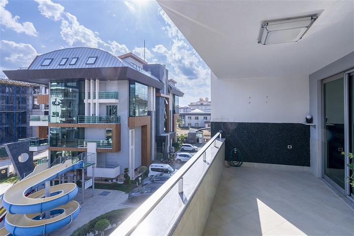 Two-bedroom bright apartment in the Oba area