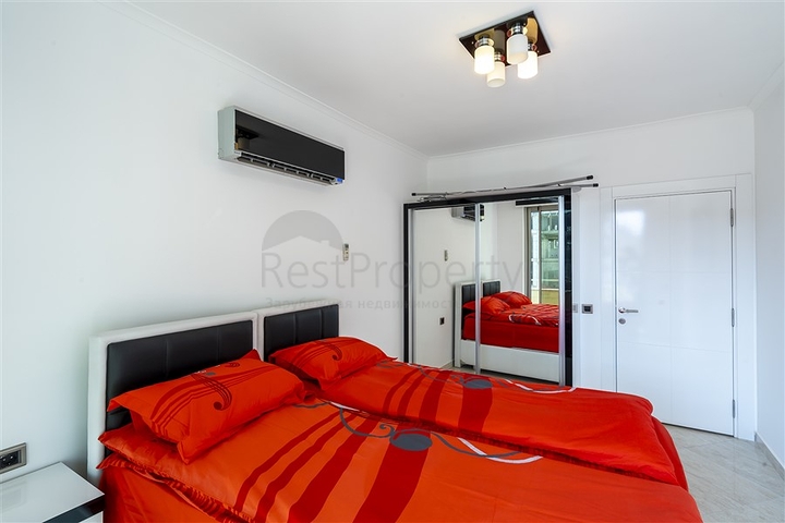 Two-bedroom bright apartment in the Oba area