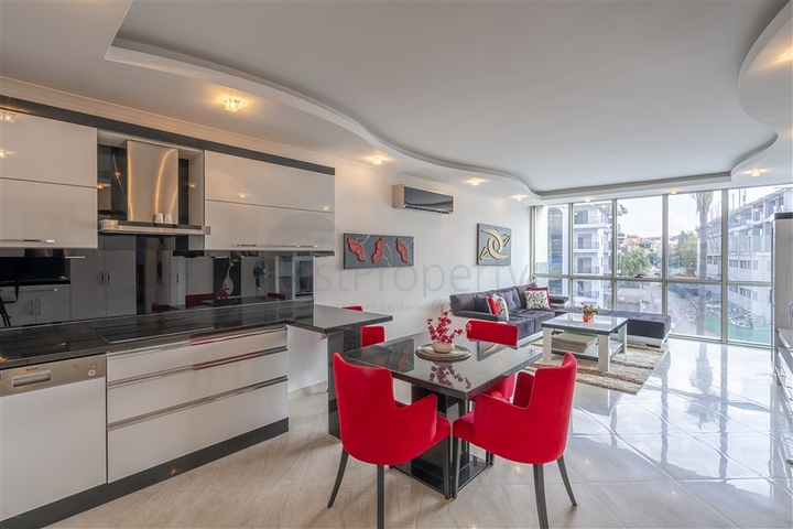 Two-bedroom bright apartment in the Oba area