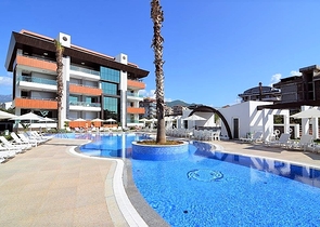 Two-bedroom bright apartment in the Oba area