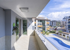 Two-bedroom bright apartment in the Oba area