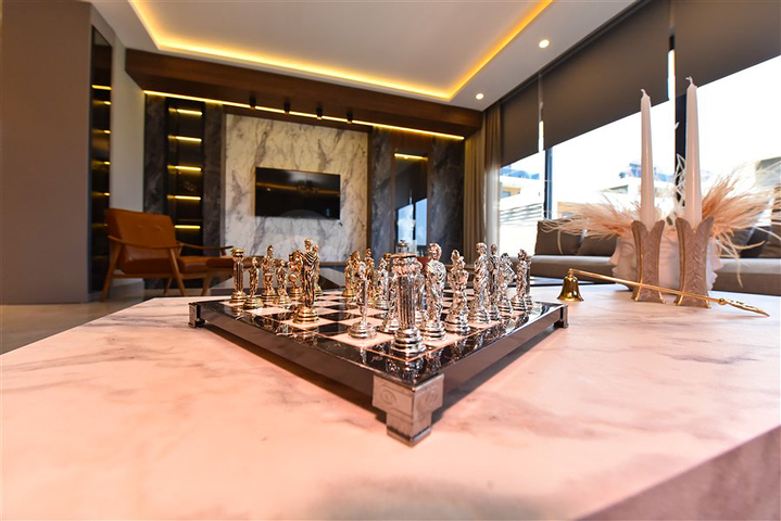 4+1 villa with modern design in the picturesque Kargicak area