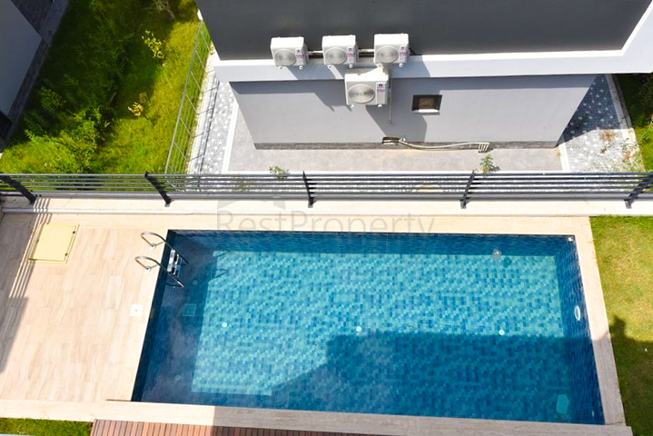 4+1 villa with modern design in the picturesque Kargicak area