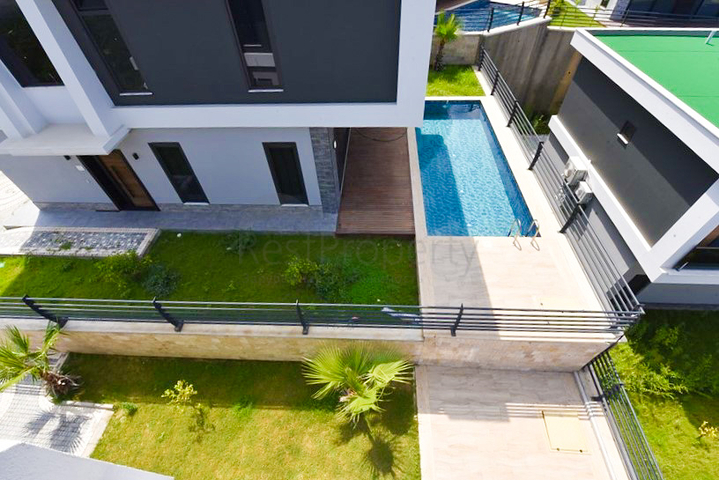 4+1 villa with modern design in the picturesque Kargicak area