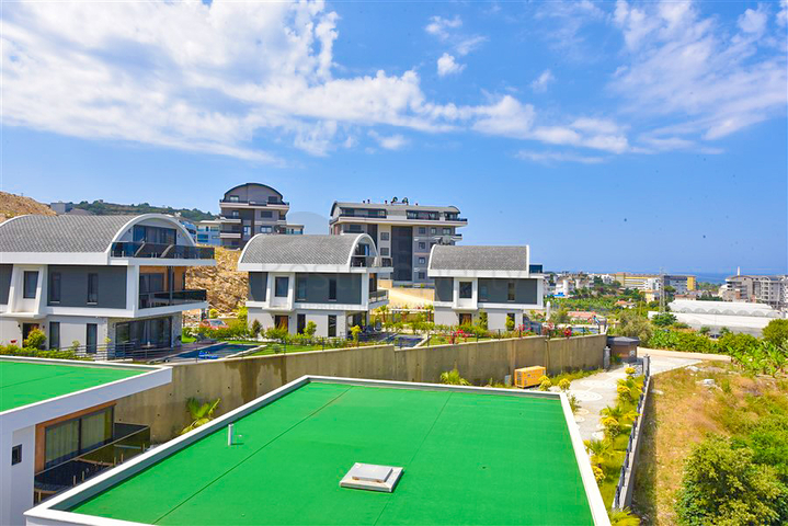 4+1 villa with modern design in the picturesque Kargicak area