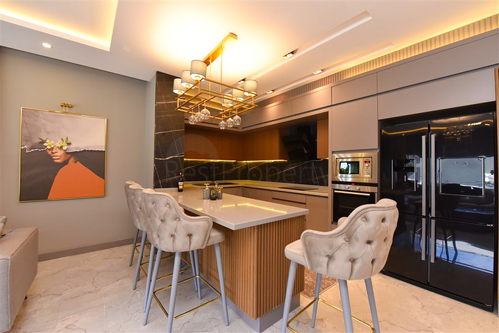 4+1 villa with modern design in the picturesque Kargicak area