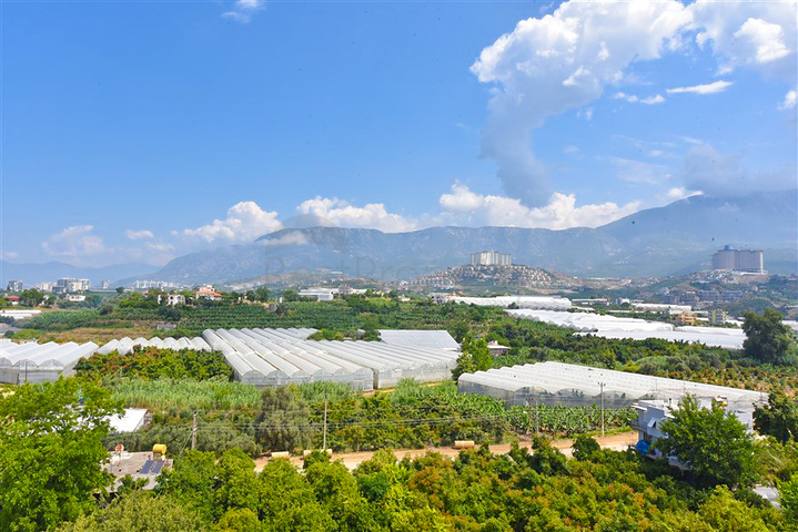 4+1 villa with modern design in the picturesque Kargicak area