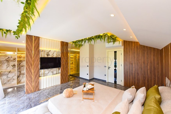 4+1 villa with modern design in the picturesque Kargicak area