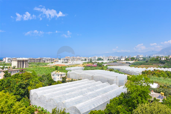 4+1 villa with modern design in the picturesque Kargicak area