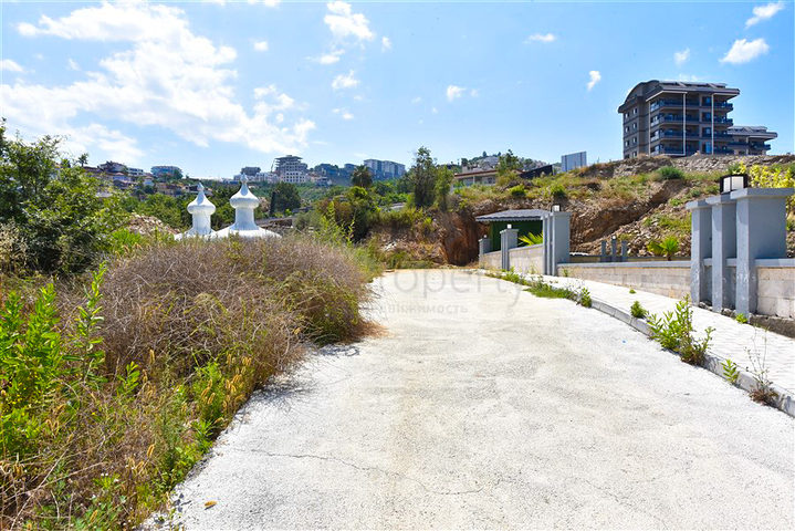 4+1 villa with modern design in the picturesque Kargicak area