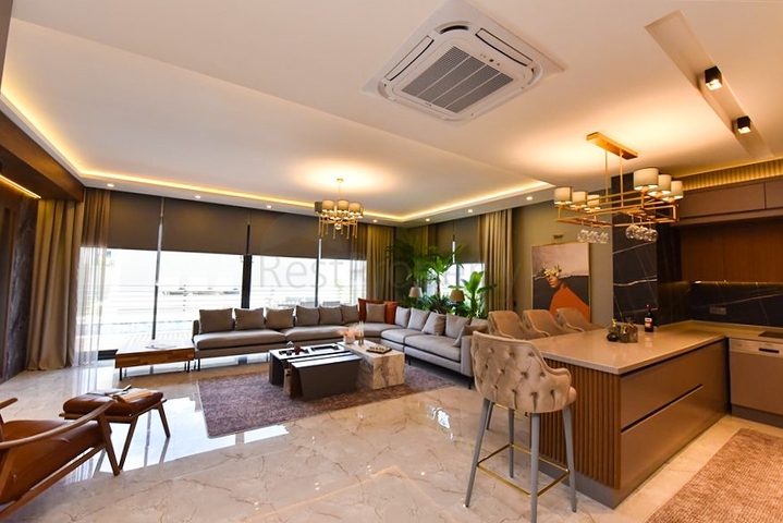 4+1 villa with modern design in the picturesque Kargicak area