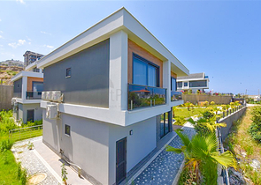 4+1 villa with modern design in the picturesque Kargicak area