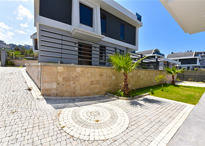 4+1 villa with modern design in the picturesque Kargicak area