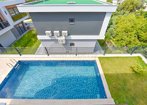 4+1 villa with modern design in the picturesque Kargicak area