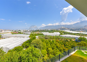 4+1 villa with modern design in the picturesque Kargicak area