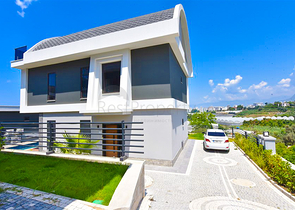 4+1 villa with modern design in the picturesque Kargicak area