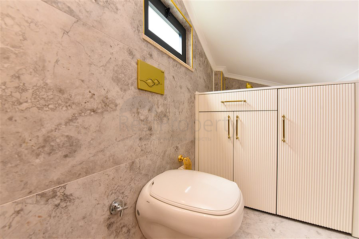 Designer renovated villa 5+1