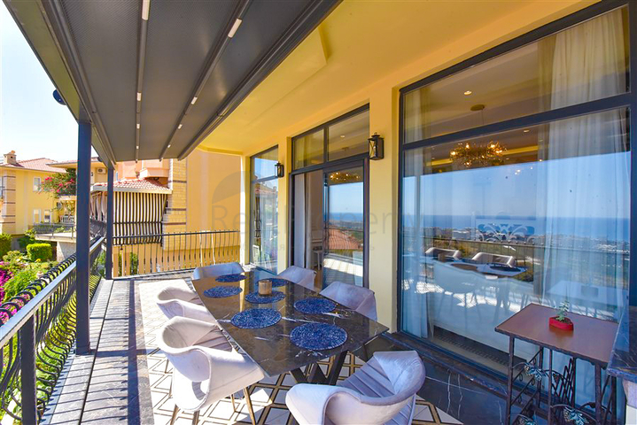 Designer renovated villa 5+1