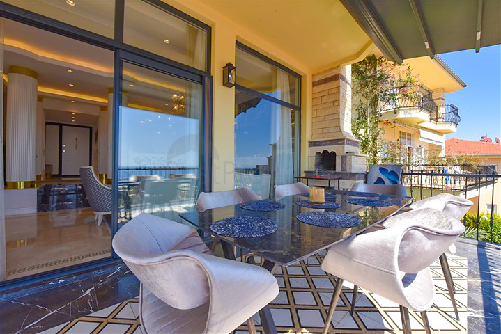 Designer renovated villa 5+1