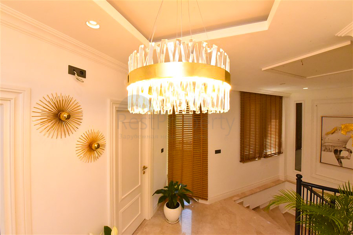 Designer renovated villa 5+1