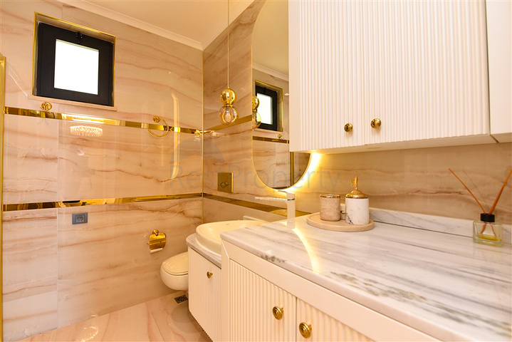 Designer renovated villa 5+1