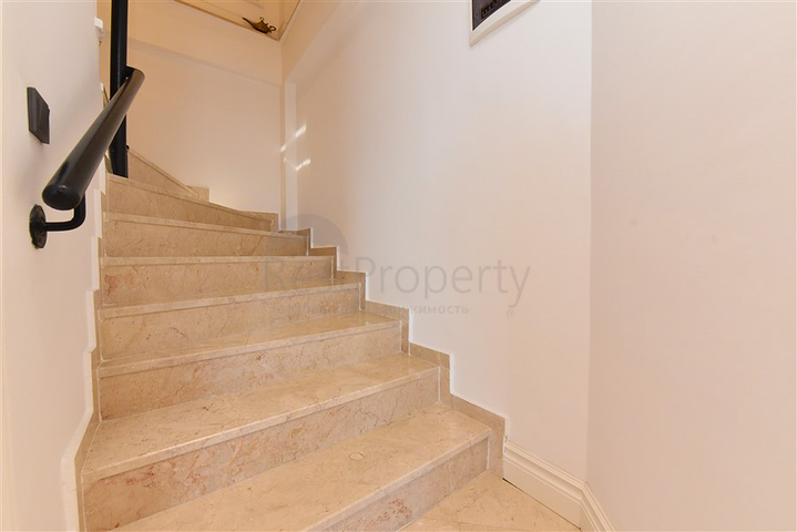 Designer renovated villa 5+1