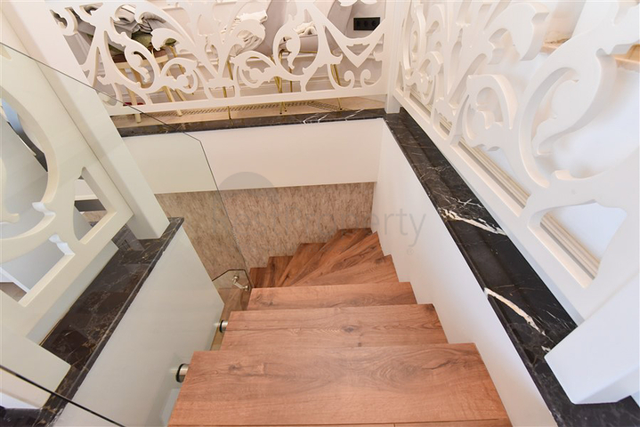 Designer renovated villa 5+1