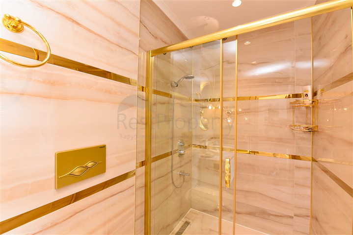 Designer renovated villa 5+1