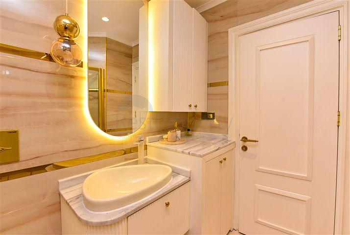 Designer renovated villa 5+1