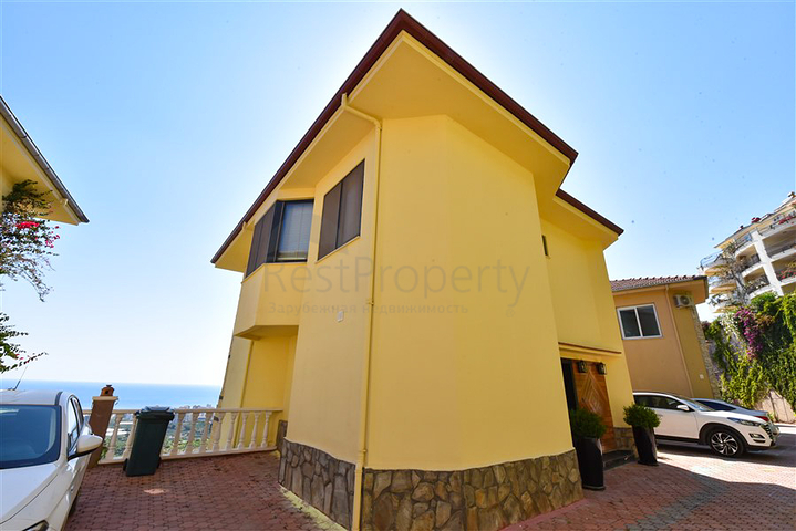 Designer renovated villa 5+1