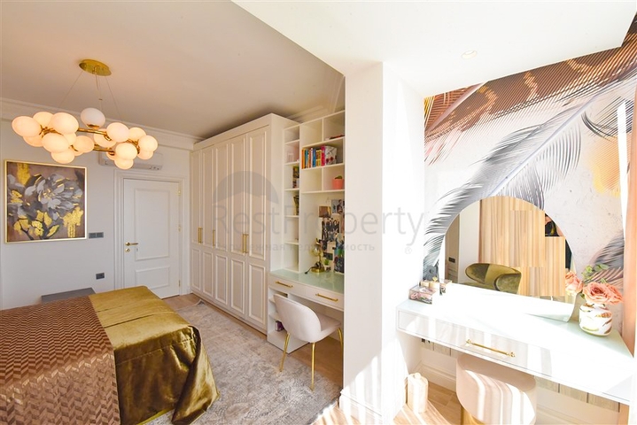 Designer renovated villa 5+1