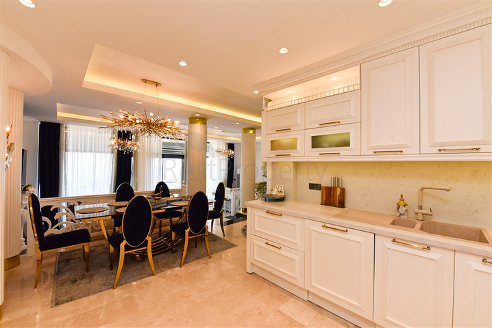 Designer renovated villa 5+1