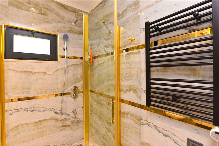 Designer renovated villa 5+1