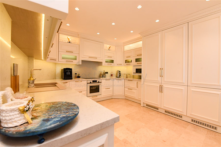 Designer renovated villa 5+1