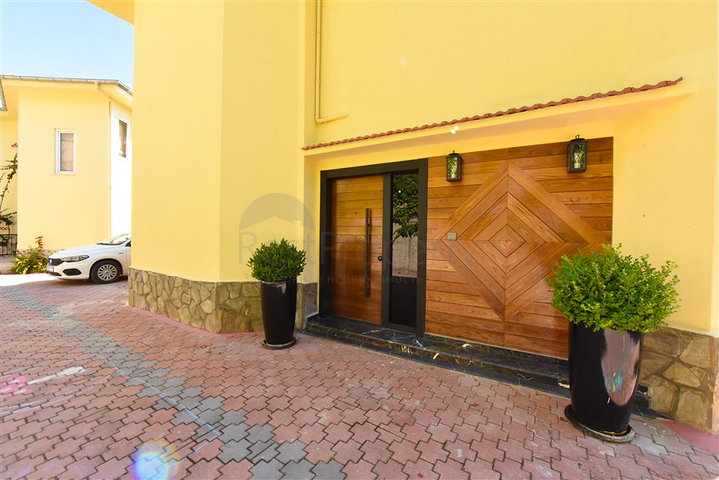 Designer renovated villa 5+1