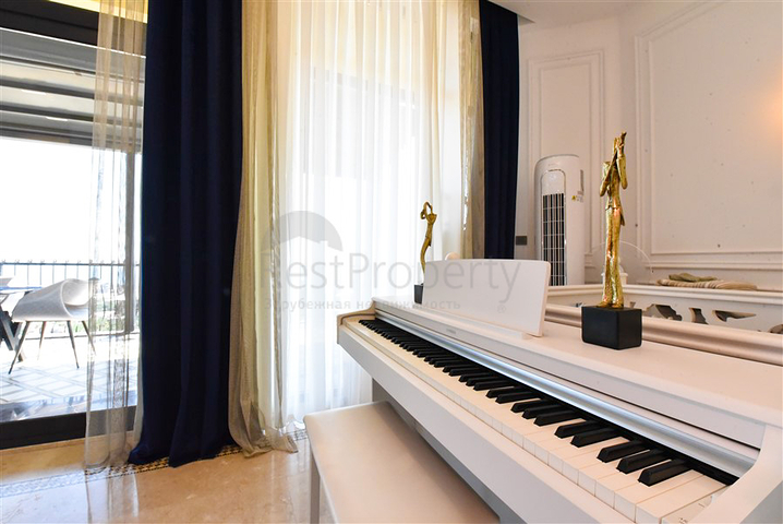 Designer renovated villa 5+1