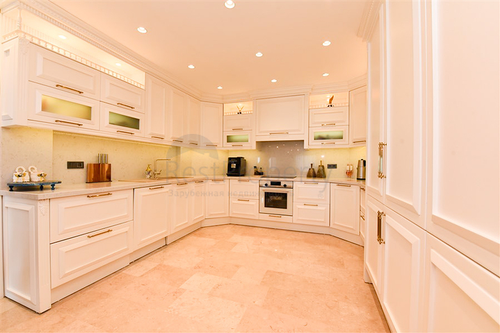 Designer renovated villa 5+1