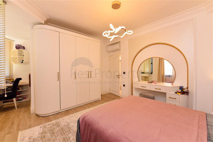 Designer renovated villa 5+1