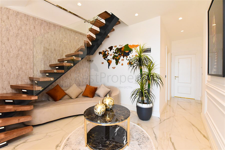 Designer renovated villa 5+1