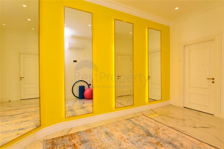 Designer renovated villa 5+1