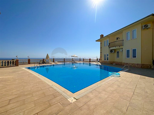 Designer renovated villa 5+1