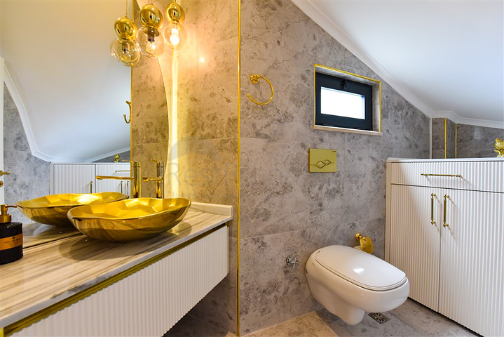 Designer renovated villa 5+1