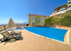 Designer renovated villa 5+1