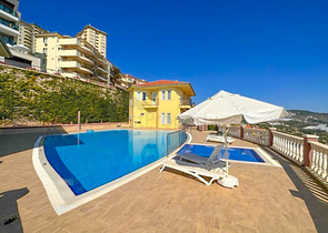 Designer renovated villa 5+1